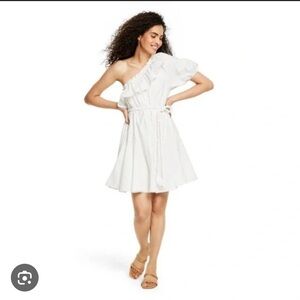 Elegant White One-Shoulder Dress